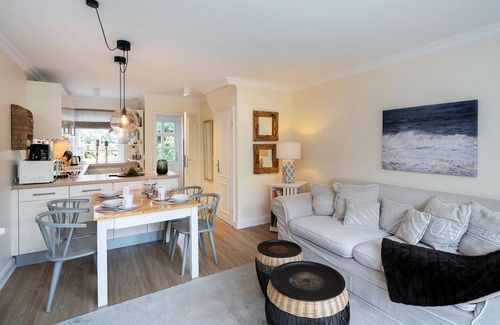 Keitum House | 3-room house for 5 people: Terrace, 2 parking spaces, WLAN. Pets allowed.