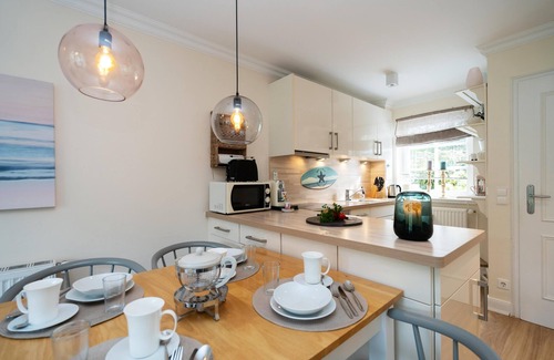 Keitum House | 3-room house for 5 people: Terrace, 2 parking spaces, WLAN. Pets allowed.