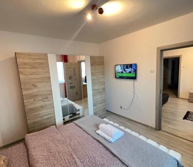 Iasi Apartment | 3 rooms apartment Airy & Bright Palas Style
