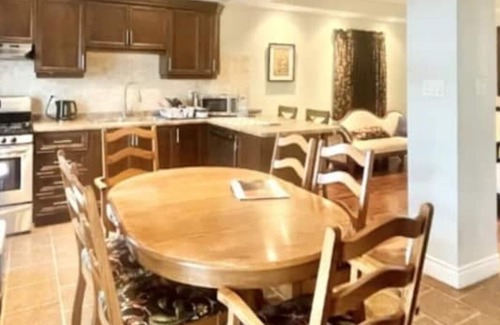Hamilton House | 3 rooms at 150 Leinster : a home away from home