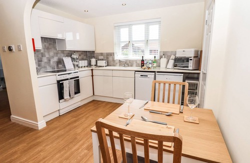 Lytham St. Anne's Cottage | 3 ROTHBURY PLACE, romantic in Lytham St. Annes