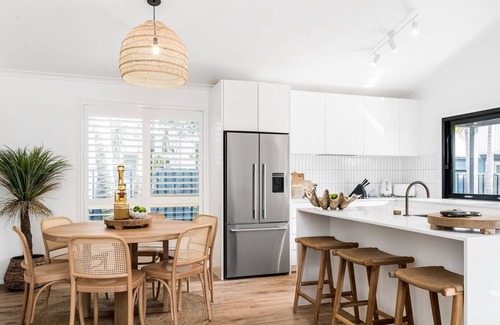 Belongil House | 3 Salty Sisters - Are you looking for the perfect Byron Bay beach getaway?
