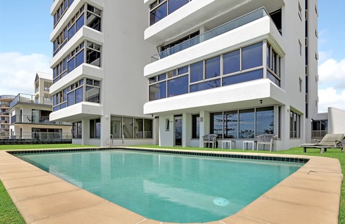 Alexandra Headland Apartment | 3 Shara - Opposite the Beach with ocean views - Alexandra Headland