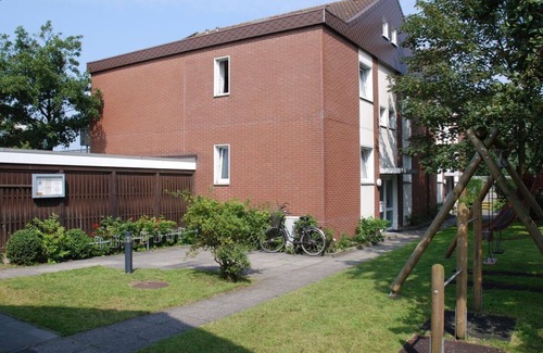 Borkum Apartment | 3-star apartment with sunny balcony, close to the beach, with grocery store next door