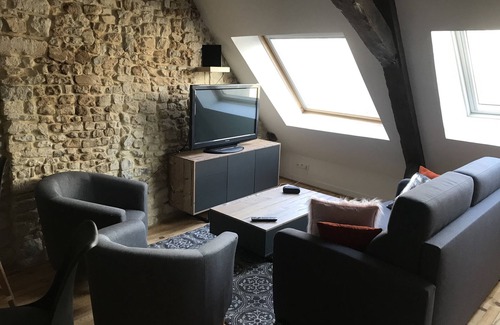 Bayeux Apartment | 3-star furnished apartment with view of the cathedral.