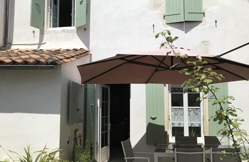 Sainte-Marie-de-Re House | 3-star listed house with south-facing courtyard in La noue