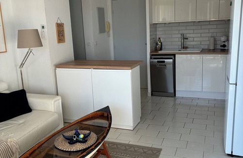 Plage d'Argeles Apartment | 3-star-rated 2-bedroom apartment with loggia in Argelès harbor