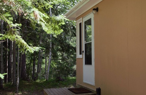 Murray Harbour Cottage | 3 Stars Cottage - Forest & Lake PEI Cottages - Kozy Corner -1 Bedroom