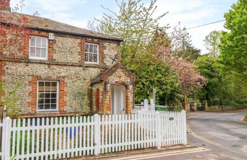 Wymondham House | 3 Station Cottages