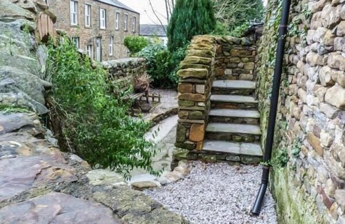 Burton-in-Lonsdale Cabin | 3 Stonebower Cottages, BURTON-IN-LONSDALE