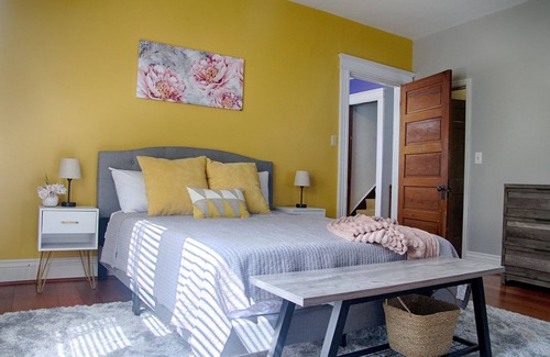 Westwood House | 3 Story House, Close to Perfect North, Pet-Friendly!