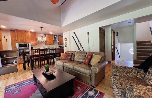 Purgatory House | 3 Story Luxury at Edelweiss, True Ski-In/Ski-Out, Wifi, Grill, Dog Friendly