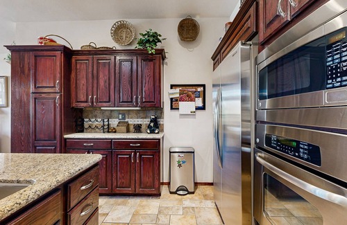 Deer Valley House | 3-story mtn-view townhouse with private hot tub, fireplace, grill, balcony, W/D