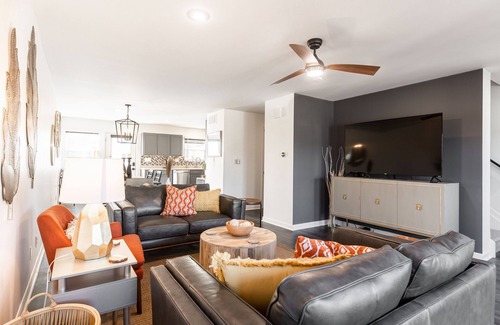 Dayton House | 3 Story River facing deck-3 miles to Cincinnati
