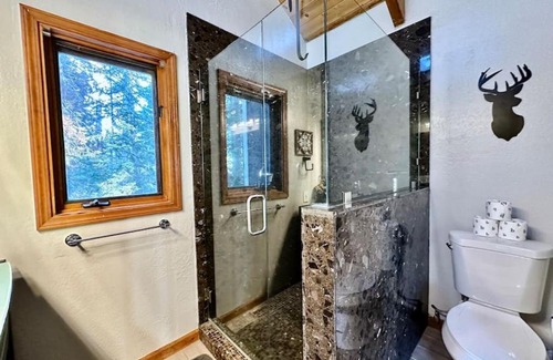 Country Club Estates House | 3-Story Winter Wonderland