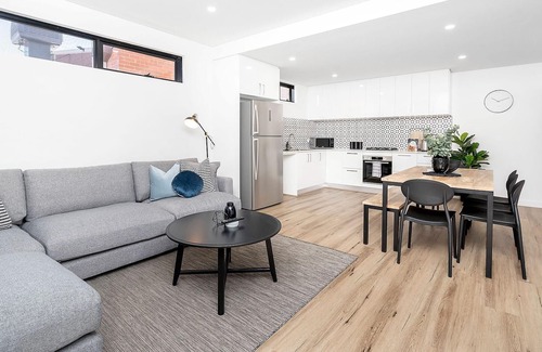 East Victoria Park Apartment | 3 Stylish and Simple Studio in East Vic Park