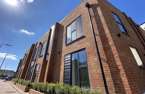 St Leonards-On-Sea Apartment | 3 The Hideaway (2mins from the beach)