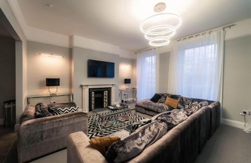 Worthing House | 3 The Steyne - Stunning 5 Storey Georgian house with cinema room