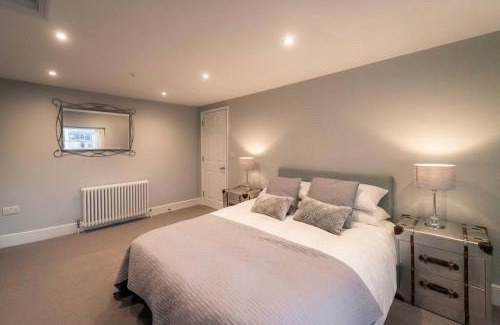 Worthing House | 3 The Steyne - Stunning 5 Storey Georgian house with cinema room