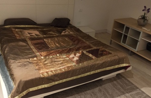 Ramat Hasharon Apartment | 3 times larger than a hotel room. Fully Furnished & Free Parking.