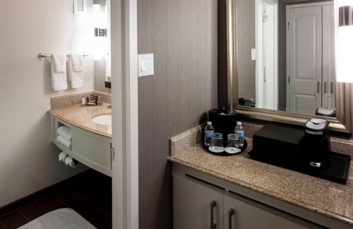 Fairfax Hotel | 3 Units Quiet Retreat Perfect for Visiting Fair Oaks Mall | Free Parking