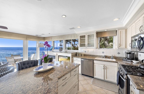 Laguna Beach Villa | 3 Unobstructed ocean view direct beach access! Oceanfront Villa with a Spectacular View (C)
