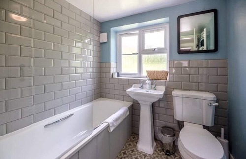 Saxmundham House | 3 Vicarage Cottages, Bruisyard