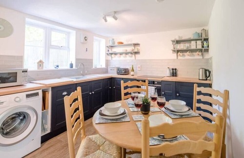 Saxmundham House | 3 Vicarage Cottages, Bruisyard