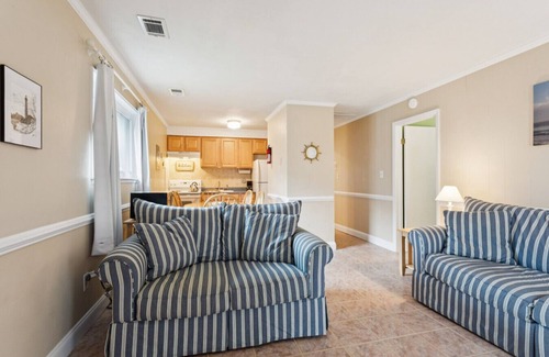 Northeast Virginia Beach Condo | 30+ Day Stay with Pool, Beach & Laundry