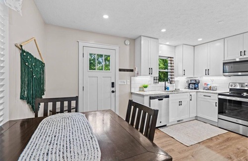Simpsonville House | 30+ day stays-Completely renovated 2 bed/2 bath in Simpsonville, SC