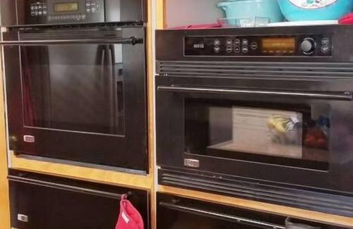 Downtown Klamath Falls House | 30+ Day Stays in 5 Kings Smarthouse❤️Spa Bath + Jetted Tub | Huge BBQ, Outdoor