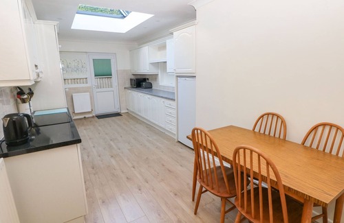 Mumbles Cottage | 30 LONG SHEPHERDS DRIVE, family friendly in The Mumbles
