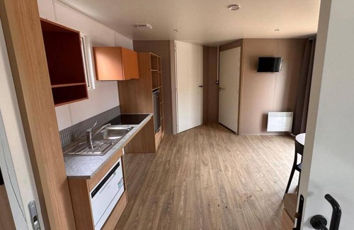 Saint-Palais-sur-Mer House | 30 m² Mobile home ∙ 2 bedrooms ∙ 4 guests