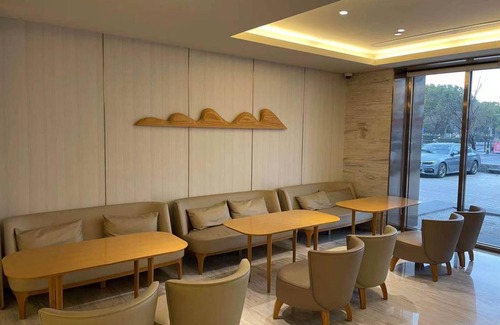 Jiading Hotel | 30 m² Hotel ∙ 10 guests