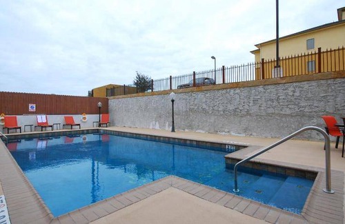 Gonzales Hotel | 30 m² Hotel ∙ 2 bedrooms ∙ 127 guests