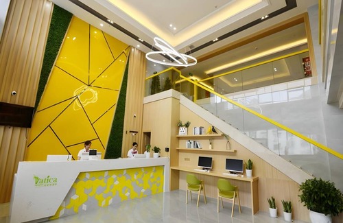 Luotian County Hotel | 30 m² Hotel ∙ 3 bedrooms ∙ 5 guests