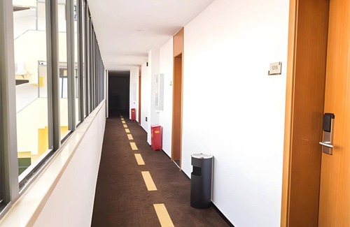 Zengdu District Hotel | 30 m² Hotel ∙ 3 bedrooms ∙ 10 guests