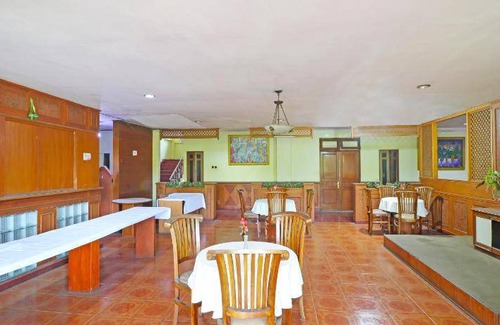 Sukabumi Hotel | 30 m² Hotel ∙ 3 guests