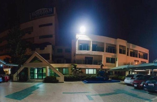 Cantonments Hotel | 30 m² Hotel ∙ 4 guests