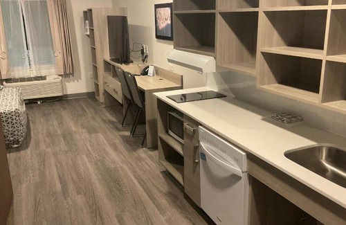 East Lansing Hotel | 30 m² Hotel ∙ 4 guests