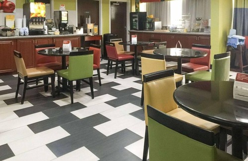 Prattville Hotel | 30 m² Hotel ∙ 6 guests