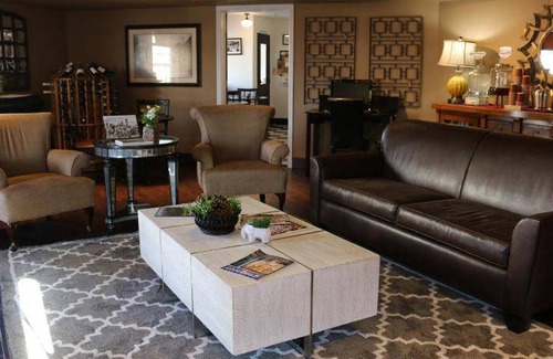 Gardnerville Hotel | 30 m² Hotel ∙ 6 guests