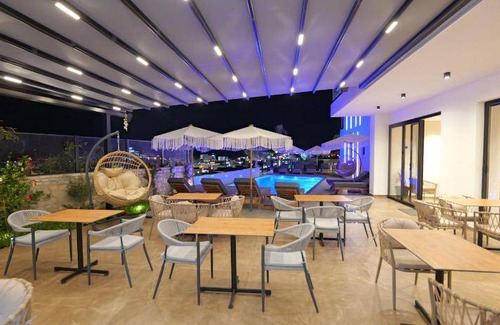 Ksamil Hotel | 30 m² Hotel ∙ 7 guests