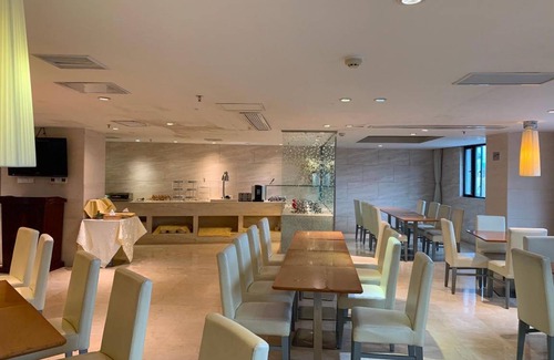 Central Business District Hotel | 30 m² Hotel ∙ 8 guests