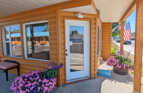 Pinedale Hotel | 30 m² Motel ∙ 6 guests