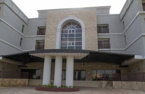 Owerri Resort | 30 m² Private room ∙ 3 bedrooms ∙ 4 guests