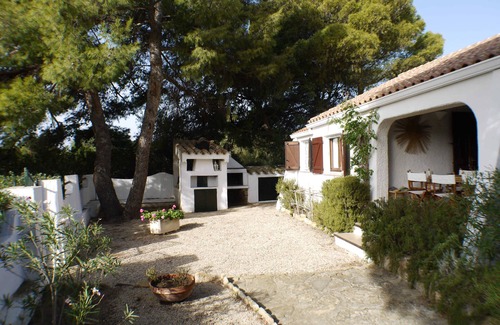 Teulada Villa | 30 meters from the sea. 2 bedrooms, 2 bathrooms. BBQ. Wifi. Discounted ship tickets.
