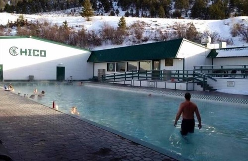 Emigrant Villa | 30 Miles from Yellowstone Park! View is Breathtaking!