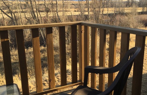 Emigrant Villa | 30 Miles from Yellowstone Park! View is Breathtaking!