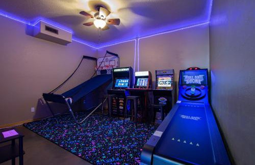 Kanab House | -30 mins to Zion-Two Cabins w/Game Room-Bryce/Lake Powell/Grand Canyon
